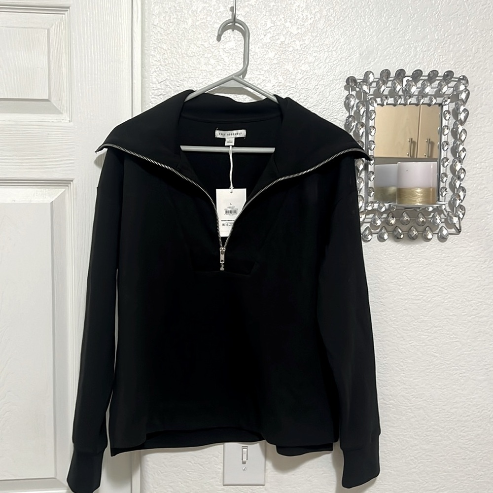 Free Assembly Top /Sweater